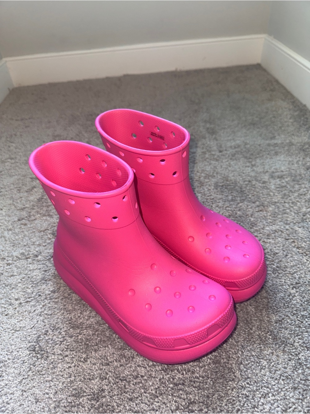 Hot Pink Crocs Rain Boots | Women’s 8 / Men’s 6 💕